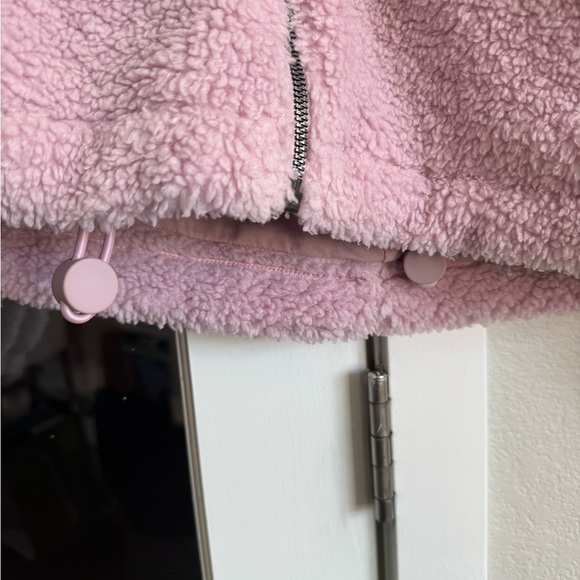 Lululemon. Cozy Pink Sherpa Jacket - Picture 5 of 5